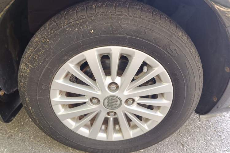 Used Buick Excelle 2015 1.5L Automatic Classic Model Right Front Wheel Hub