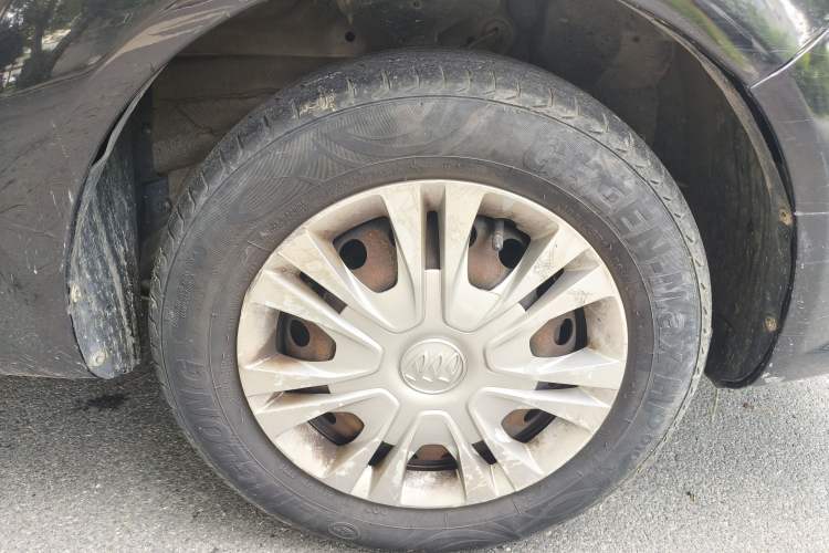 Used Buick Excelle 2015 1.5L Automatic Classic Model Right Front Wheel Hub
