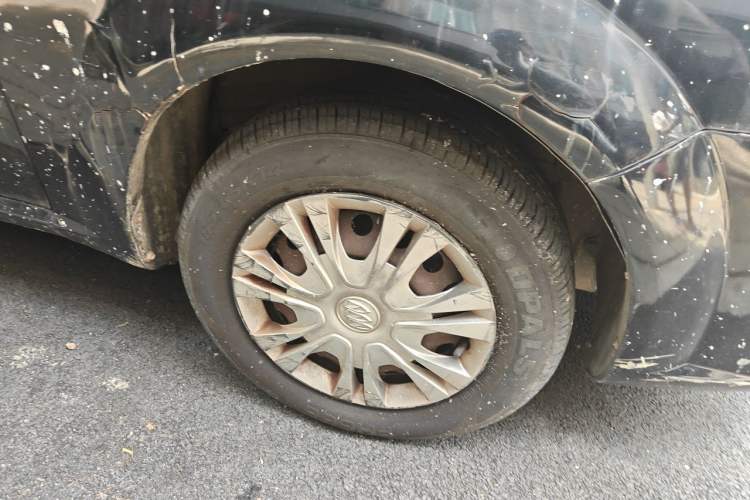 Used Buick Excelle 2015 1.5L Manual Classic Trim Right Front Wheel Hub