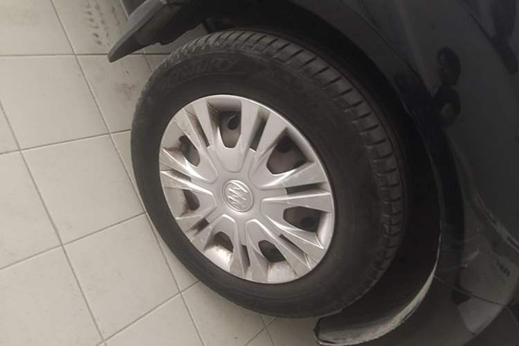 Used Buick Excelle 2015 1.5L Automatic Classic Model Right Front Wheel Hub
