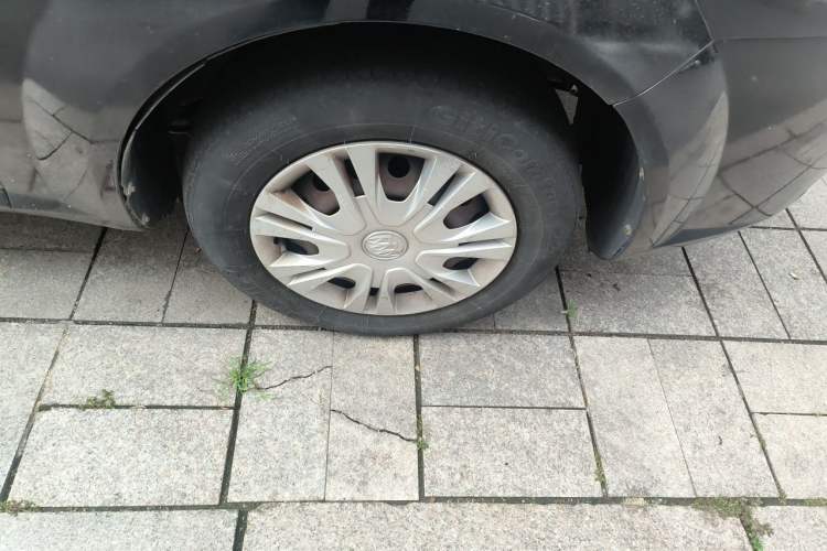 Used Buick Excelle 2015 1.5L Automatic Classic Model Right Front Wheel Hub