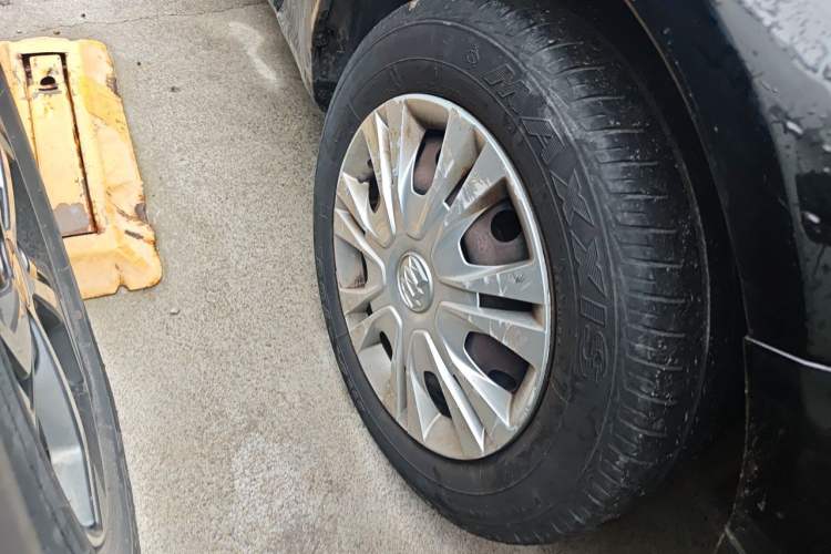 Used Buick Excelle 2015 1.5L Automatic Classic Model Right Front Wheel Hub