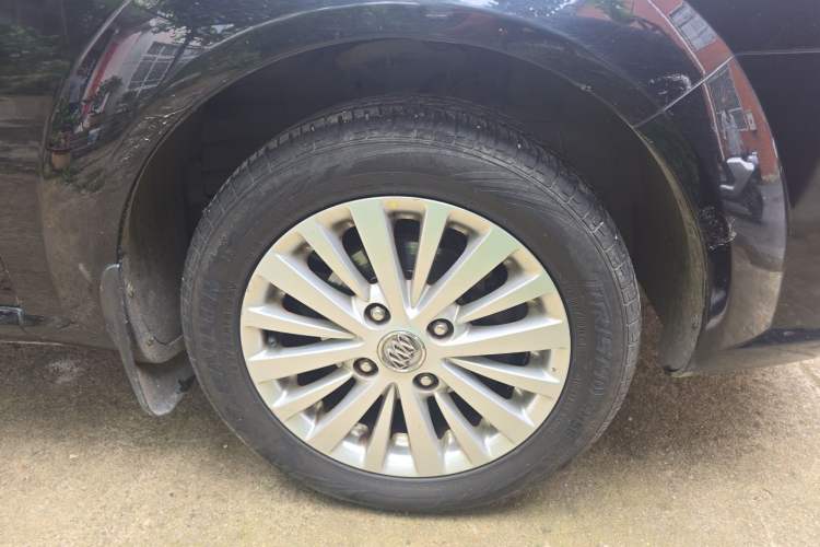 Used Buick Excelle 2015 1.5L Manual Luxury Model Right Front Wheel Hub