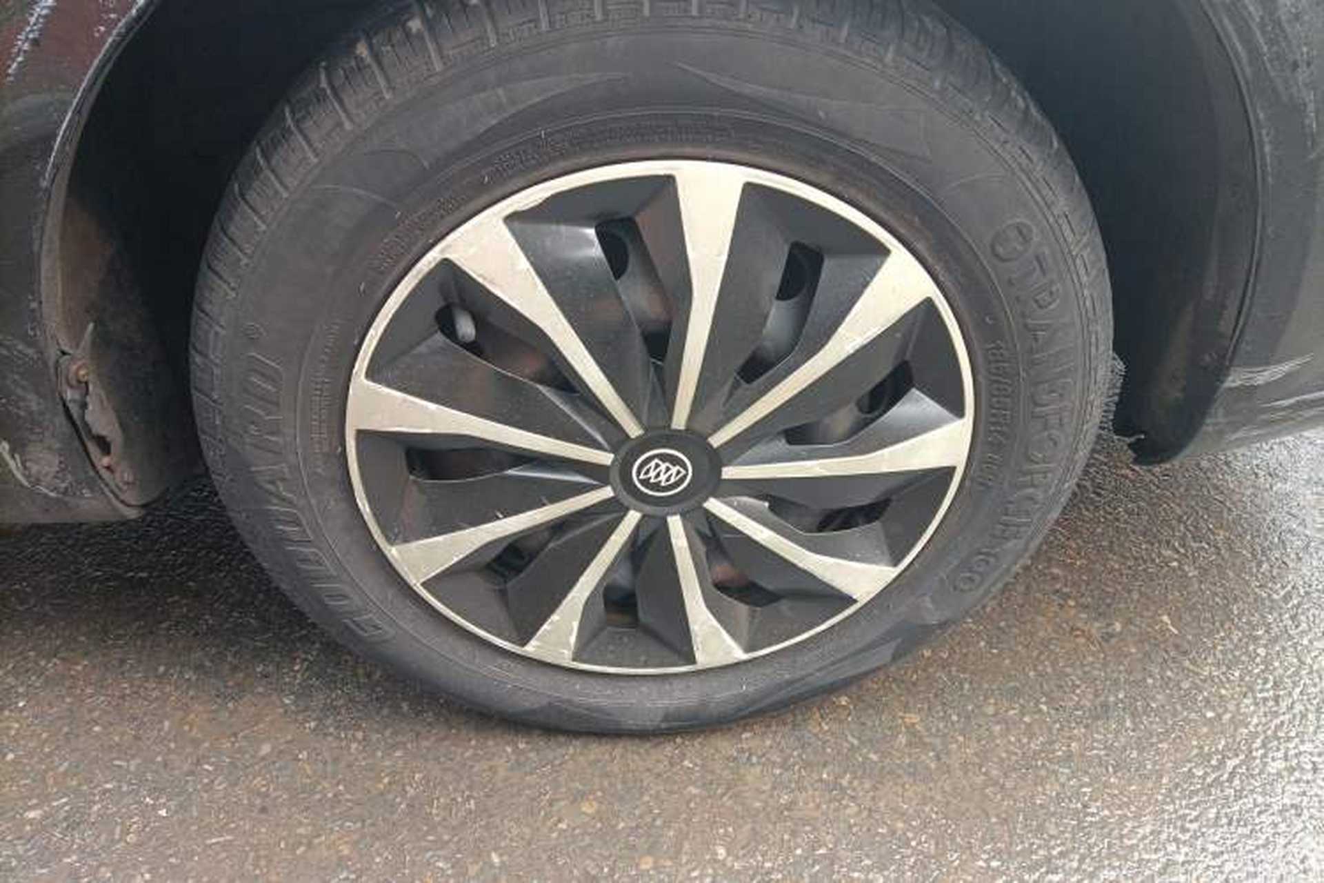 Used Buick Excelle 2015 1.5L Manual Classic Trim Right Front Wheel Hub