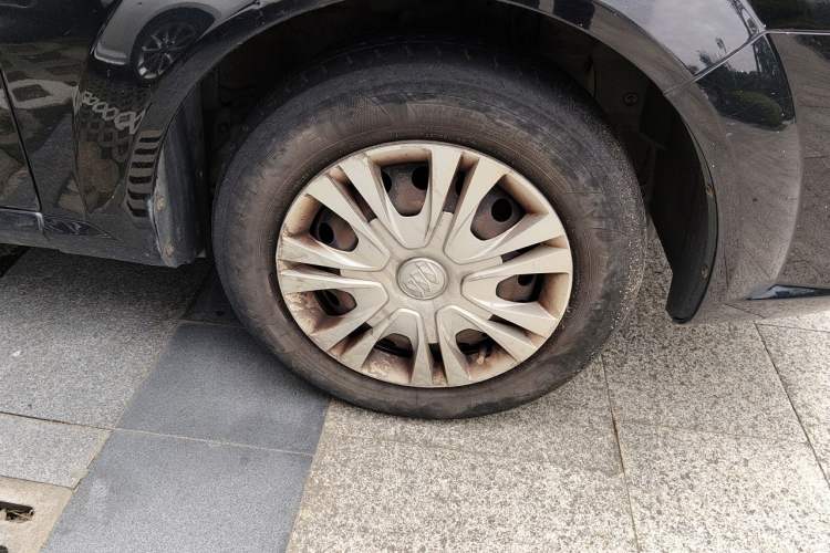 Used Buick Excelle 2015 1.5L Automatic Classic Model Right Front Wheel Hub