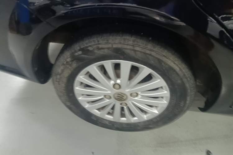 Used Buick Excelle 2015 1.5L Manual Classic Trim Right Rear Wheel Hub