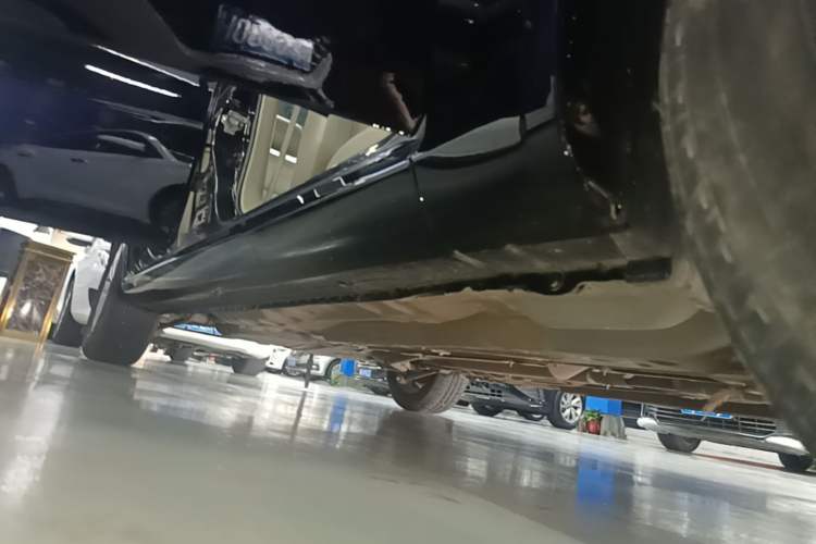 Used Buick Excelle 2015 1.5L Manual Classic Trim Right Side Sill