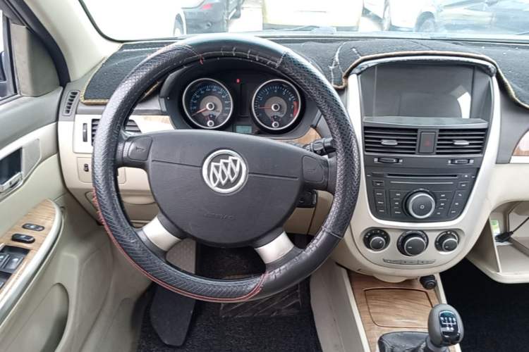 Used Buick Excelle 2015 1.5L Manual Classic Trim Steering Wheel