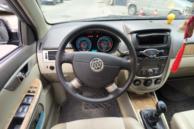 Used Buick Excelle 2015 1.5L Manual Classic Trim Steering Wheel