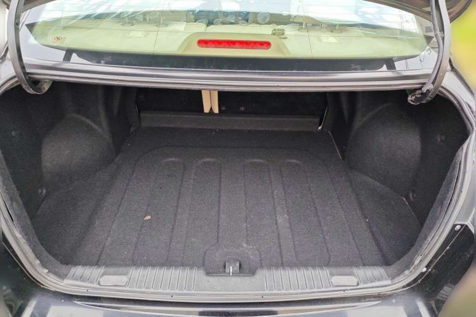 Used Buick Excelle 2015 1.5L Manual Classic Trim Trunk