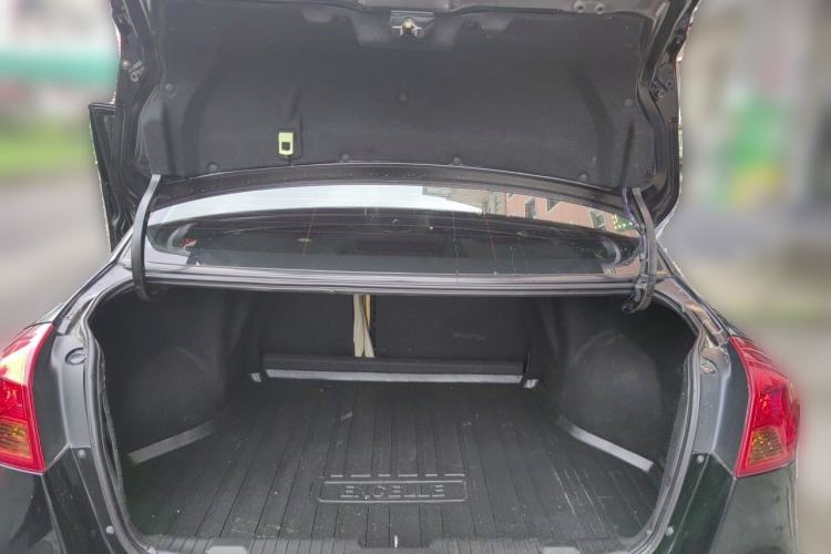 Used Buick Excelle 2015 1.5L Manual Classic Trim Trunk