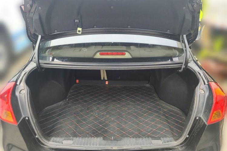 Used Buick Excelle 2015 1.5L Manual Classic Trim Trunk