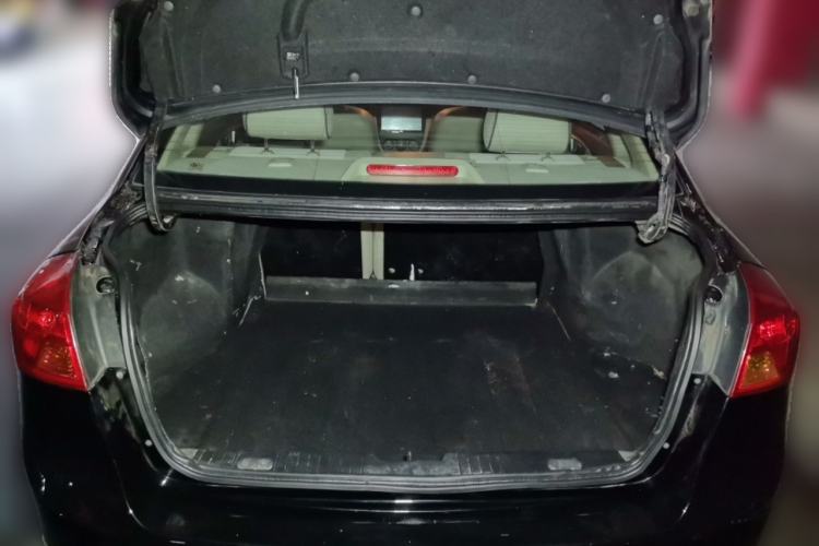 Used Buick Excelle 2015 1.5L Manual Classic Trim Trunk