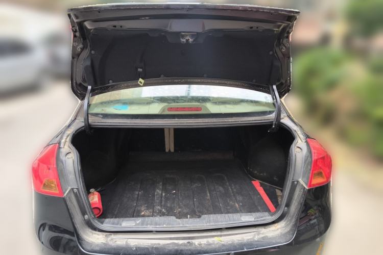 Used Buick Excelle 2015 1.5L Manual Classic Trim Trunk