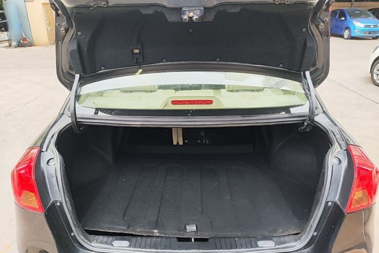 Used Buick Excelle 2015 1.5L Manual Classic Trim Trunk