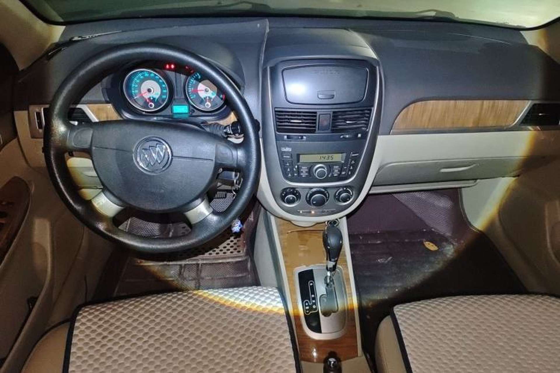 Used Buick Excelle 2015 1.5L Automatic Classic Model Center Console