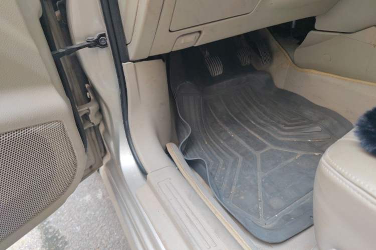 Used Buick Excelle 2015 1.5L Manual Classic Trim Driver Seat