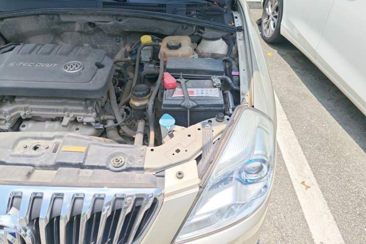 Used Buick Excelle 2015 1.5L Automatic Classic Model Engine Bay Left