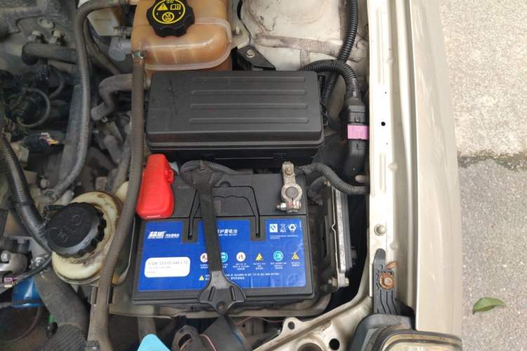 Used Buick Excelle 2015 1.5L Manual Classic Trim Engine Bay Left