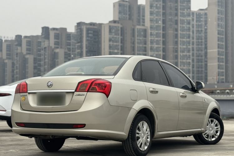 Used Buick Excelle 2015 1.5L Automatic Classic Model Exterior 5