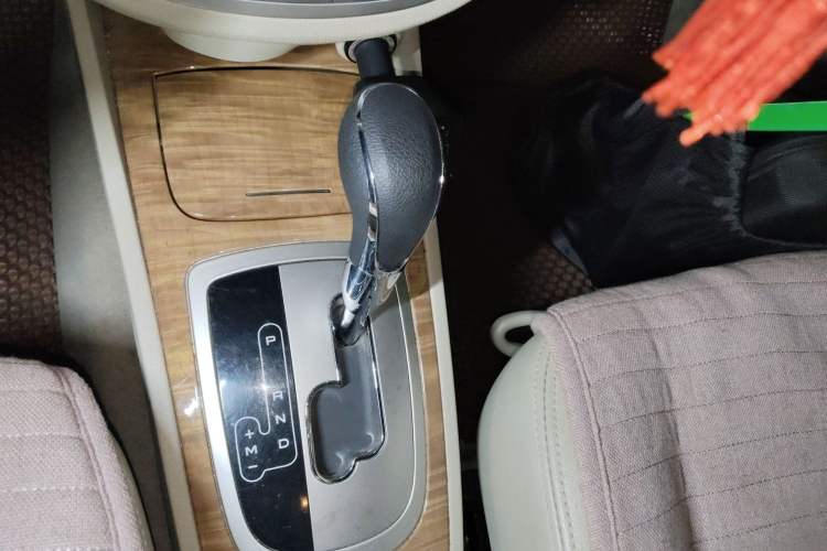 Used Buick Excelle 2015 1.5L Automatic Classic Model Gear Lever