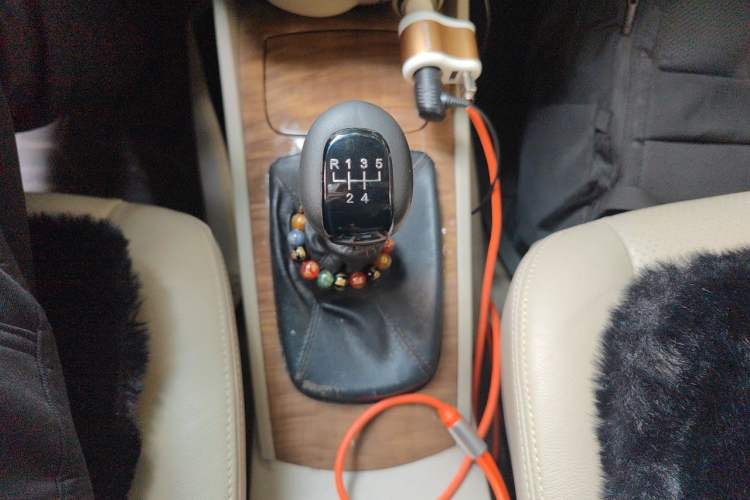 Used Buick Excelle 2015 1.5L Manual Classic Trim Gear Lever