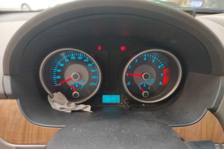 Used Buick Excelle 2015 1.5L Manual Classic Trim Instrument Cluster