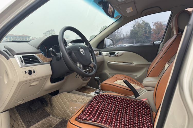 Used Buick Excelle 2015 1.5L Automatic Classic Model Interior 1