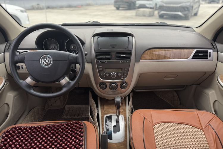Used Buick Excelle 2015 1.5L Automatic Classic Model Interior 3