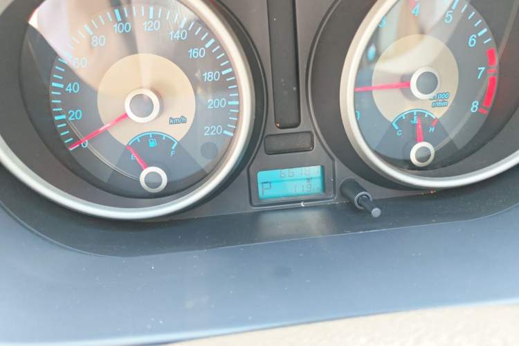 Used Buick Excelle 2015 1.5L Automatic Classic Model Odometer Close Up