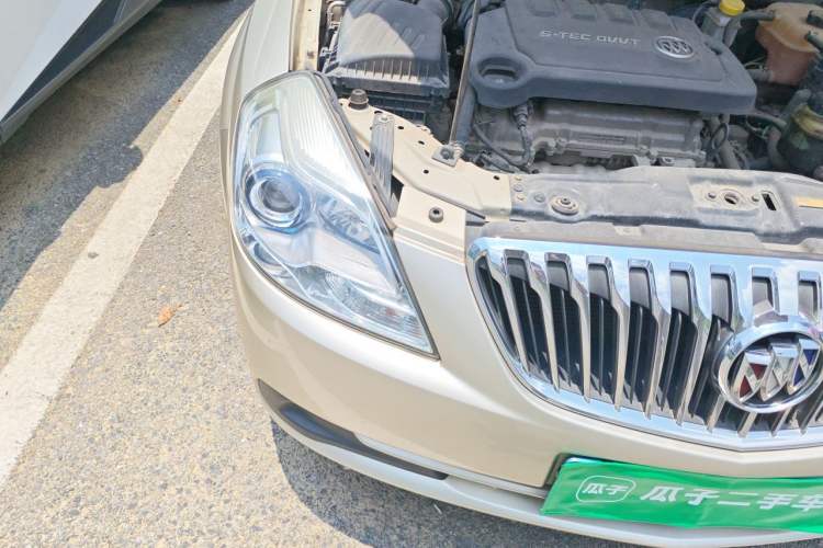 Used Buick Excelle 2015 1.5L Automatic Classic Model Right Front Headlight