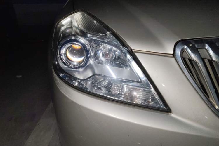 Used Buick Excelle 2015 1.5L Automatic Classic Model Right Front Headlight