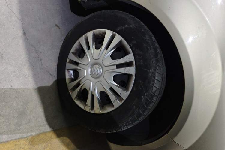Used Buick Excelle 2015 1.5L Automatic Classic Model Right Front Wheel Hub