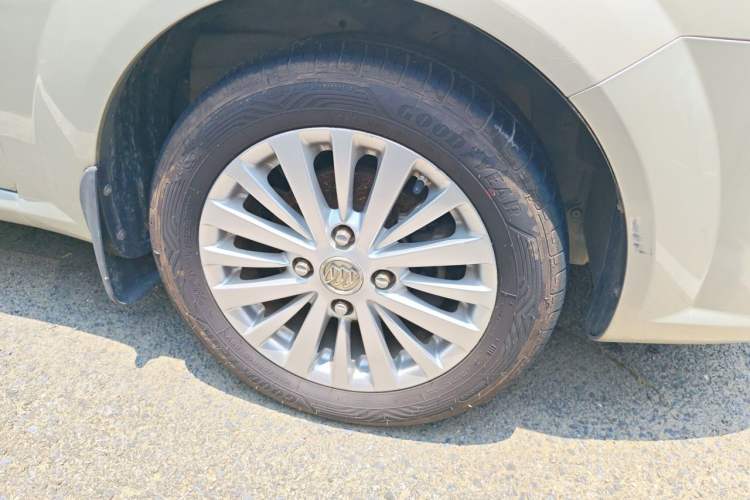 Used Buick Excelle 2015 1.5L Automatic Classic Model Right Front Wheel Hub
