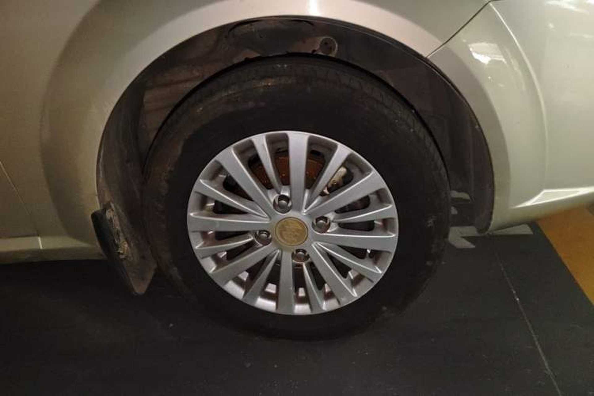 Used Buick Excelle 2015 1.5L Automatic Classic Model Right Front Wheel Hub