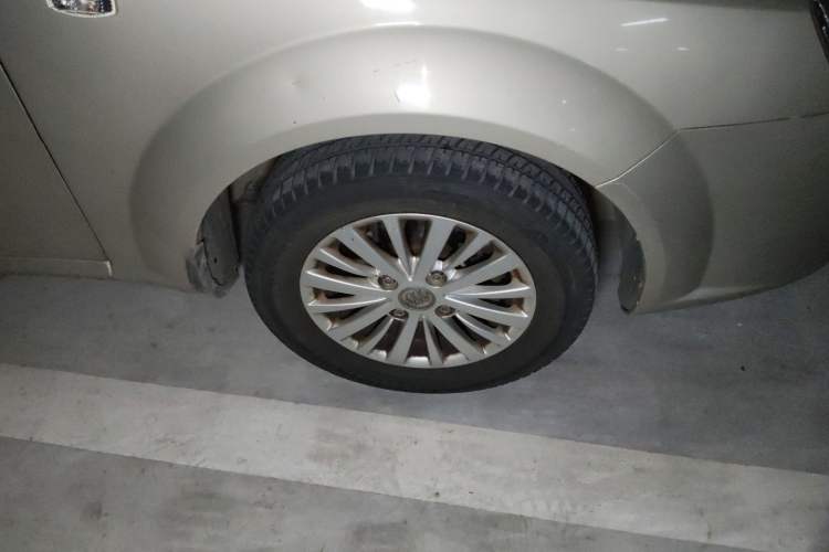 Used Buick Excelle 2015 1.5L Automatic Classic Model Right Front Wheel Hub