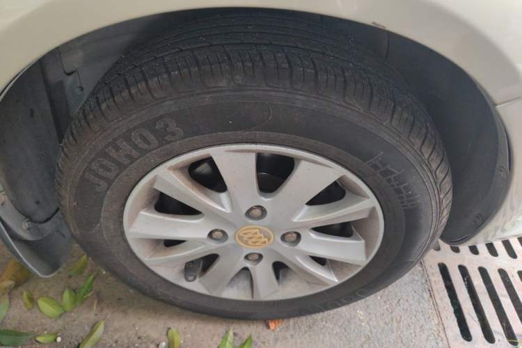 Used Buick Excelle 2015 1.5L Manual Classic Trim Right Front Wheel Hub