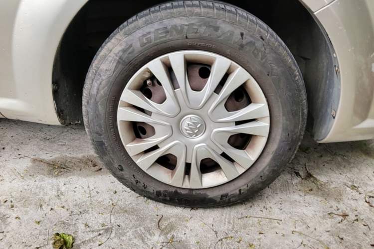 Used Buick Excelle 2015 1.5L Automatic Classic Model Right Front Wheel Hub