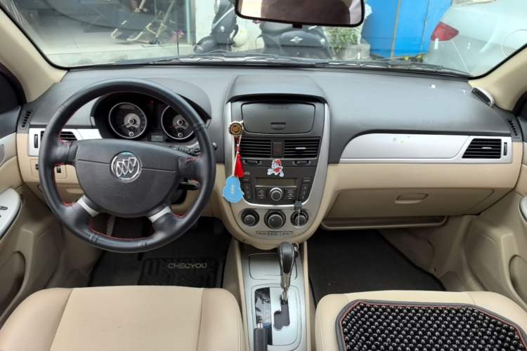Used Buick Excelle 2015 1.5L Automatic Classic Model Center Console