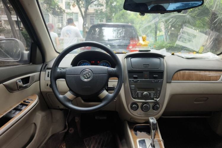 Used Buick Excelle 2015 1.5L Automatic Classic Model Center Console