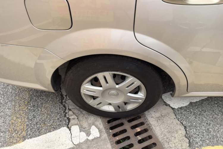 Used Buick Excelle 2015 1.5L Automatic Classic Model Right Rear Wheel Hub
