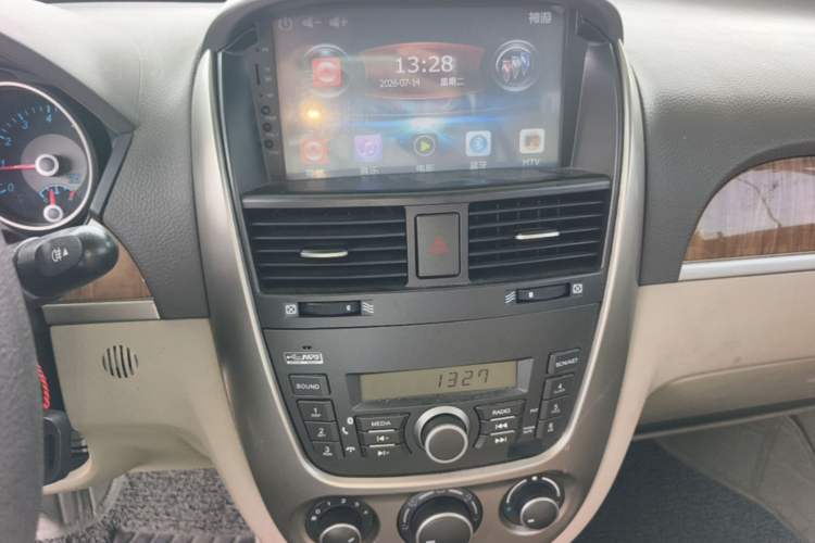 Used Buick Excelle 2015 1.5L Automatic Classic Model Audio And AC Panel