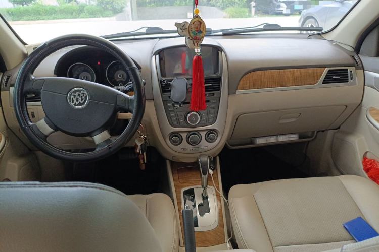Used Buick Excelle 2015 1.5L Automatic Classic Model Center Console