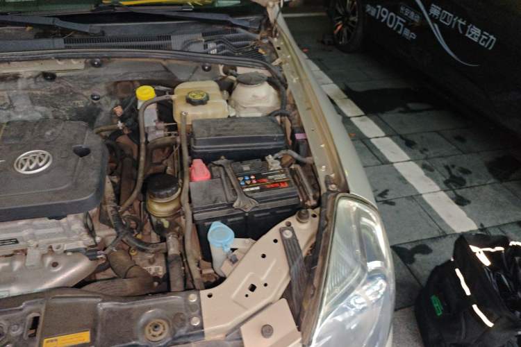 Used Buick Excelle 2015 1.5L Automatic Classic Model Engine Bay Left