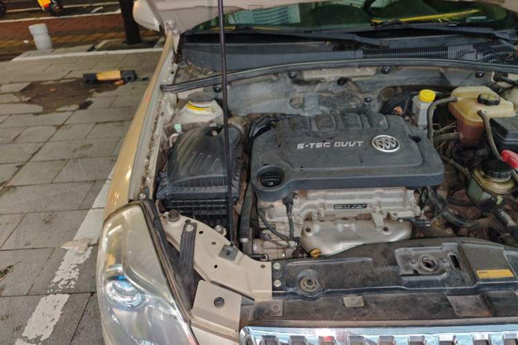 Used Buick Excelle 2015 1.5L Automatic Classic Model Engine Bay Right