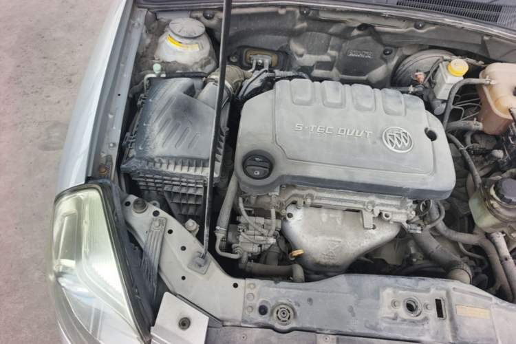 Used Buick Excelle 2015 1.5L Automatic Classic Model Engine Bay Right
