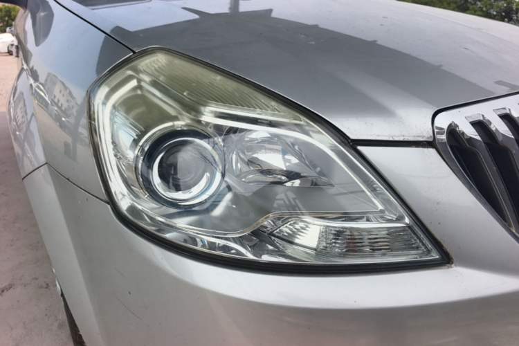 Used Buick Excelle 2015 1.5L Automatic Classic Model Right Front Headlight