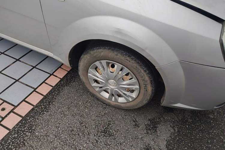 Used Buick Excelle 2015 1.5L Automatic Classic Model Right Front Wheel Hub