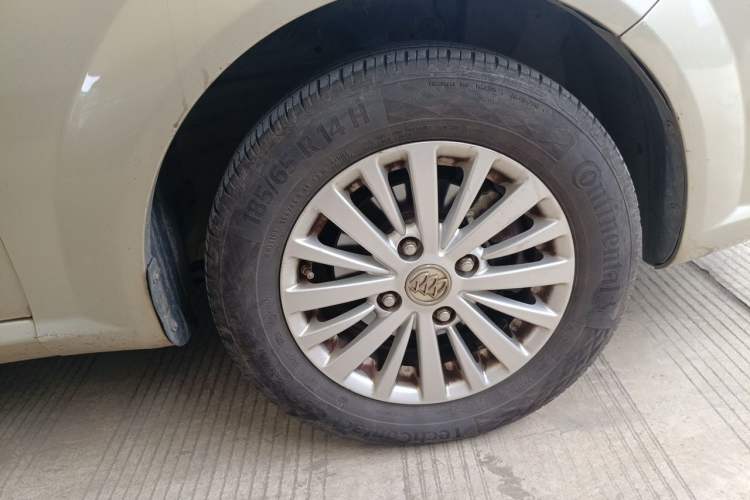 Used Buick Excelle 2015 1.5L Automatic Classic Model Right Front Wheel Hub
