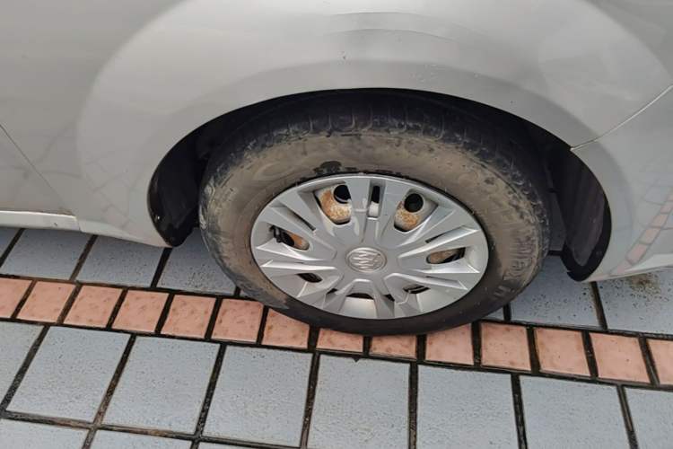 Used Buick Excelle 2015 1.5L Automatic Classic Model Right Front Wheel Hub